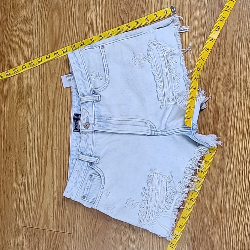 ABERCROMBIE & FITCH 29x3 WOMANS GIRL 2010 VINTAGE CUTOFF DUSTRESED DENIM SHORTS